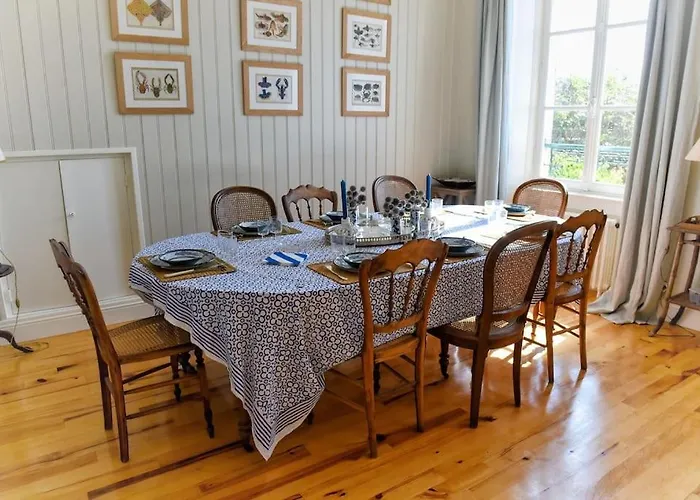 Elegante Maison Avec Jardin